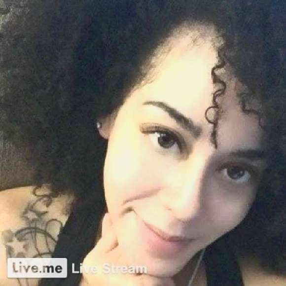 Meet your Posher, Bella - Picture 1 of 1